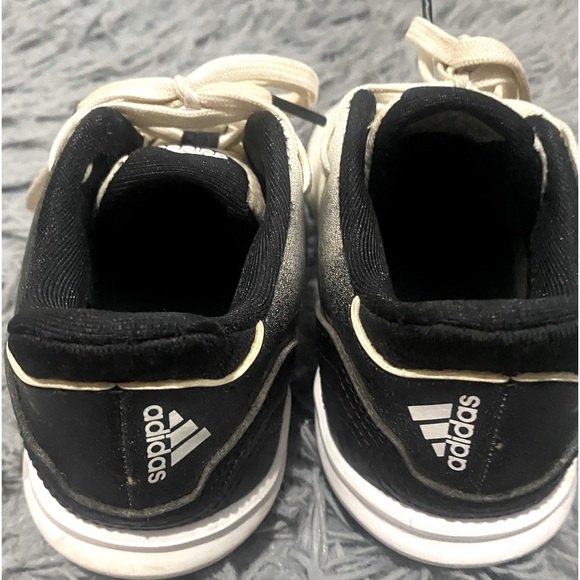 Boy's Adidas baseball cleats size 13k - Picture 3 of 4